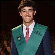 Profesor imparte clase de diferentes asignaturas de la etapa de Primaria